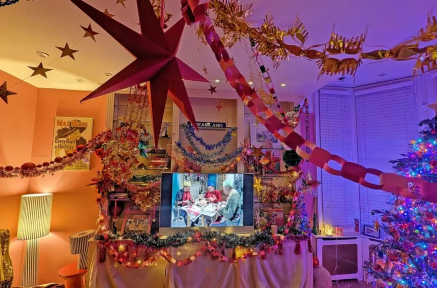  🎄 Retro Christmas Decor Makes a Comeback as Nostalgia Drives 2025 Festive Trends