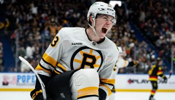  Fraser Minten lands massive seven-year deal with Boston Bruins
